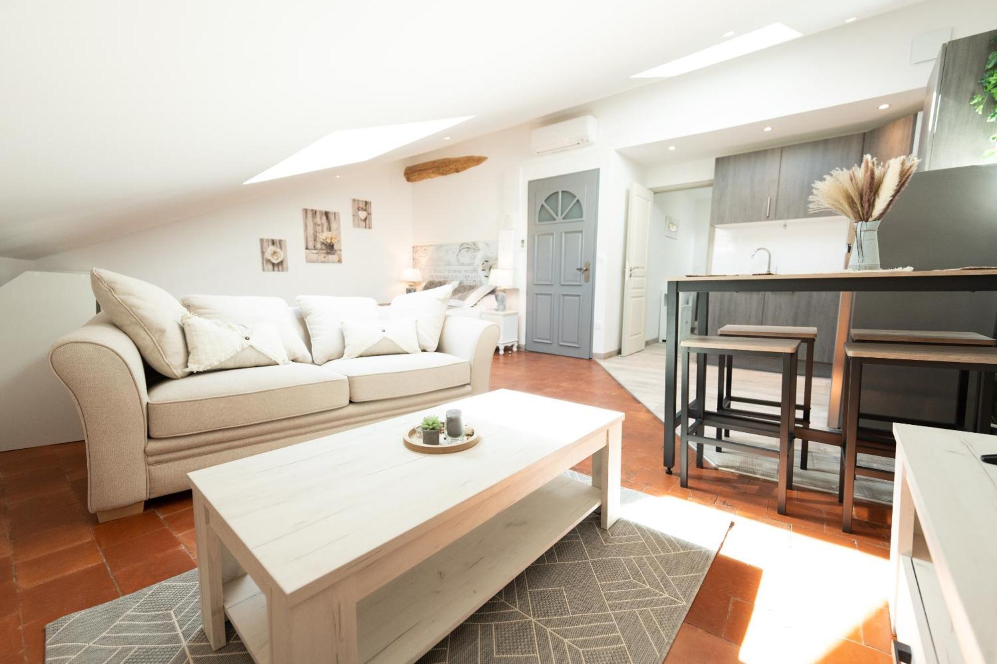 Le Charme Sous Les Toits Classe 3 Etoiles Riez Exterior foto
