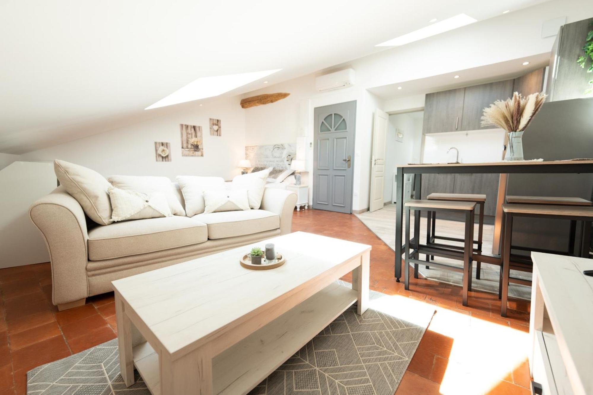 Le Charme Sous Les Toits Classe 3 Etoiles Riez Exterior foto